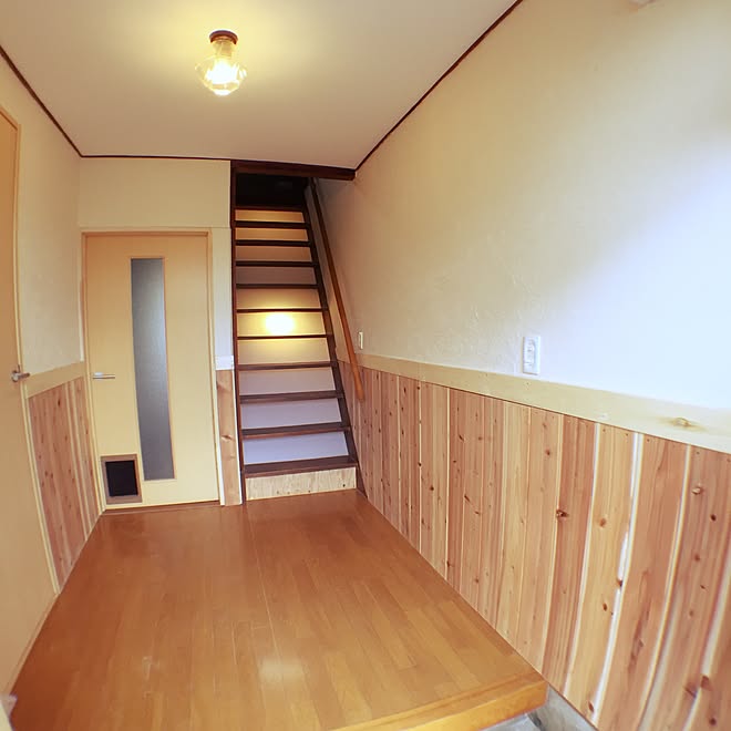 玄関 入り口 腰板 腰板壁 珪藻土の壁 腰壁diy などのインテリア実例 15 12 22 13 53 05 Roomclip ルームクリップ