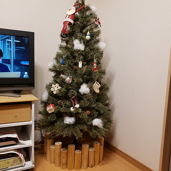 リビング クリスマスツリー150cm 足隠し丸太 Diyのインテリア実例 19 12 07 21 47 14 Roomclip ルームクリップ