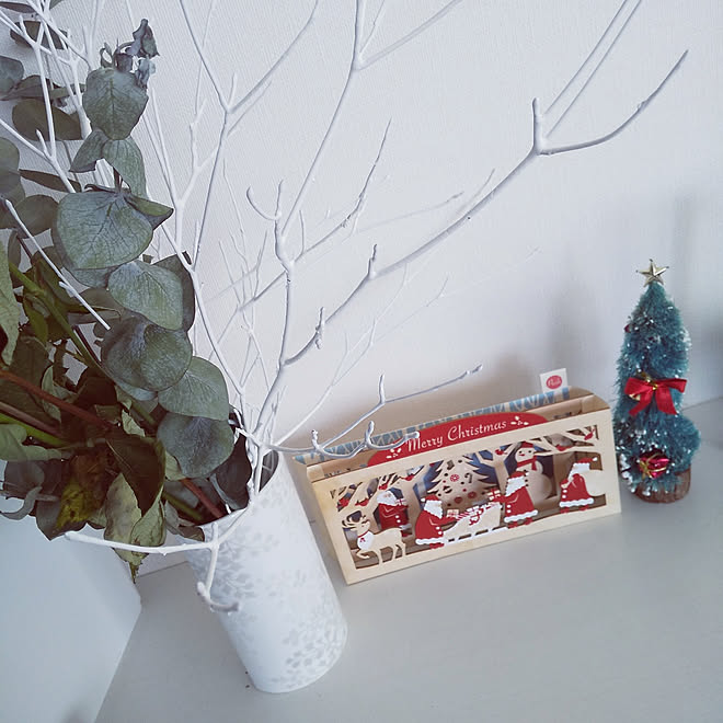 リビング 枝もの ユーカリ クリスマス クリスマスディスプレイのインテリア実例 12 15 52 30 Roomclip ルームクリップ