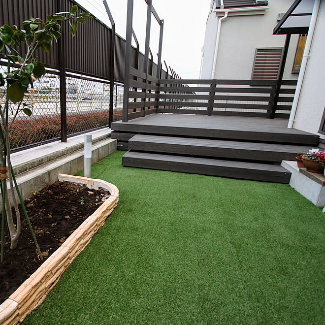 花壇 人工芝 ウッドデッキ 部屋全体のインテリア実例 03 23 22 09 10 Roomclip ルームクリップ