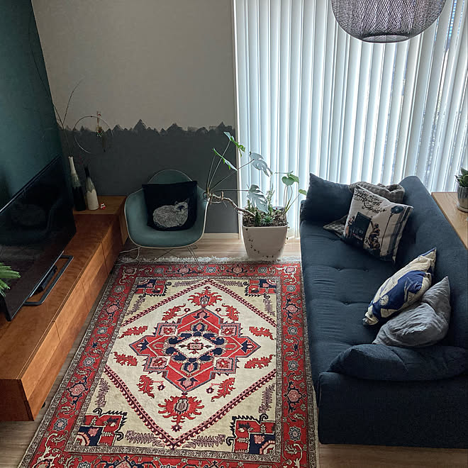 ペルシャ絨毯のある暮らし 好きなものに囲まれて暮らしたい 壁のセルフペイント 色が好き 彩りのある暮らし などのインテリア実例 21 01 29 09 15 39 Roomclip ルームクリップ