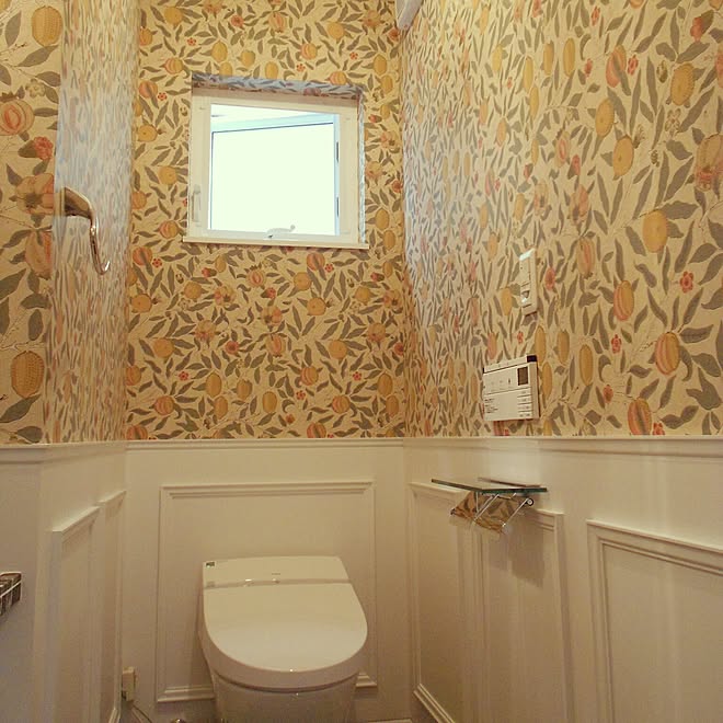 バス トイレ 腰壁 モリス モリスの壁紙 フレンチ腰壁 などのインテリア実例 16 11 03 22 19 54 Roomclip ルームクリップ