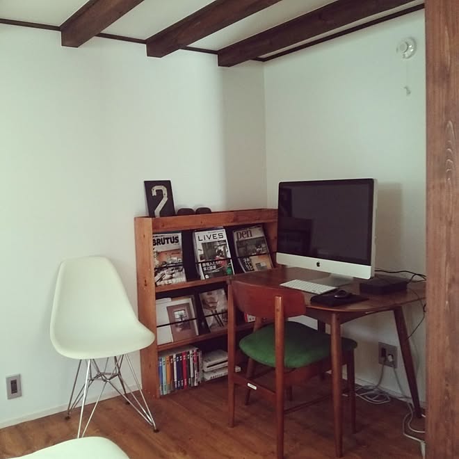 ベッド周り カリモク60 パソコンデスク 手作り本棚のインテリア実例 15 08 24 13 28 06 Roomclip ルームクリップ