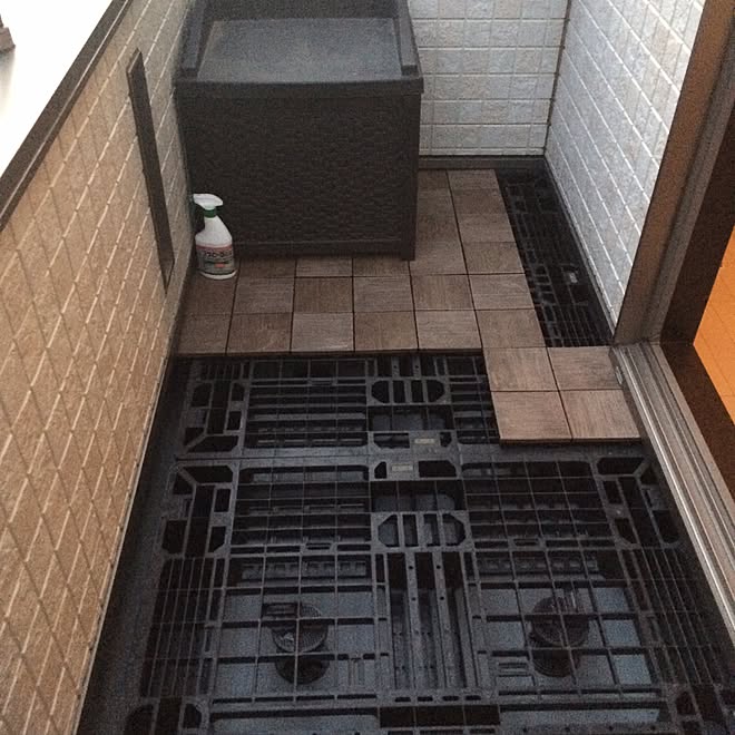 人工木パネル ウッドデッキパネル ベランダdiy ベランダガーデン計画 Diy などのインテリア実例 17 03 04 18 21 45 Roomclip ルームクリップ