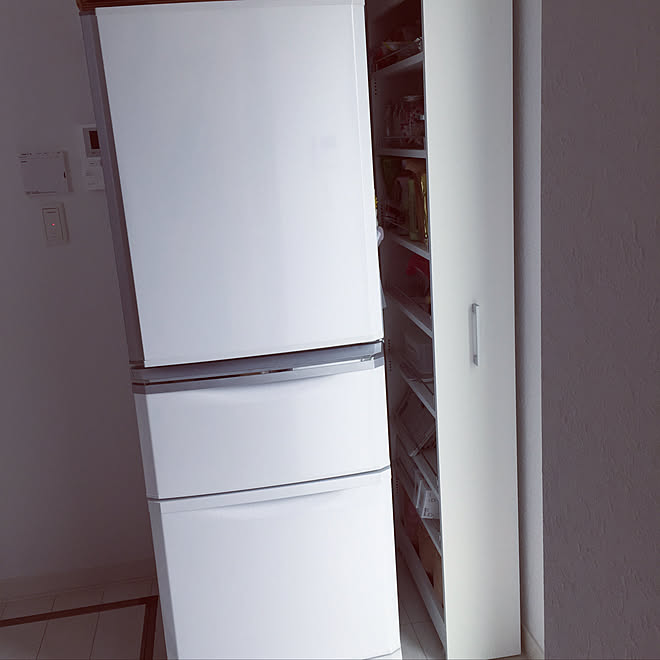 キッチン 冷蔵庫 パントリー ホワイトインテリア 隙間収納 などのインテリア実例 19 01 16 12 56 46 Roomclip ルームクリップ キッチン 冷蔵庫 パントリー ホワイトインテリア 隙間収納 などのインテリア実例 19 01 16 12 56 46 Roomclip ルームクリップ