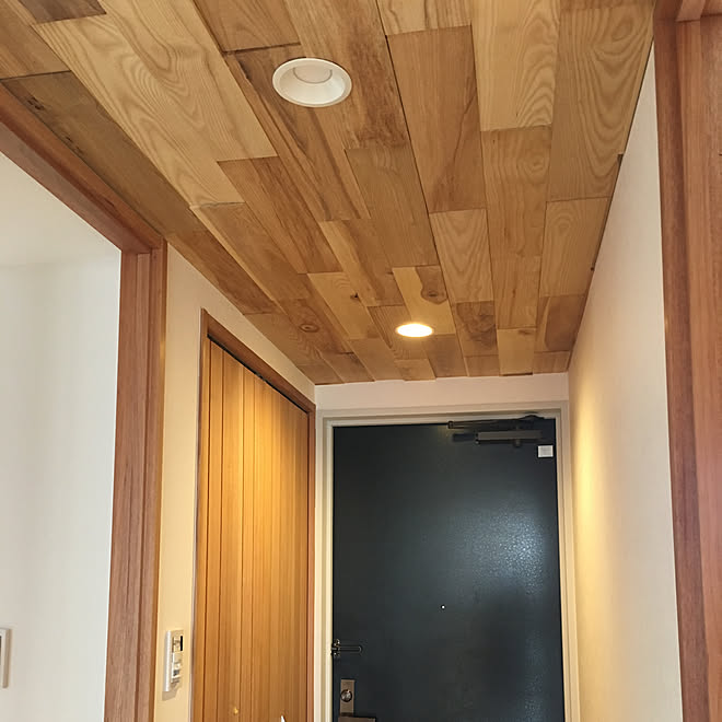 ログマンション 玄関 入り口 クロニクル 無垢材の天井 無垢の床 などのインテリア実例 19 02 09 18 16 49 Roomclip ルームクリップ