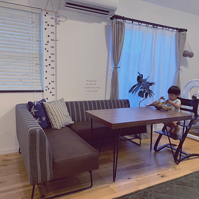 ダイニング ダイニングソファ ダイニングテーブル こどものいる暮らし こどもと暮らす などのインテリア実例 08 08 23 09 06 Roomclip ルームクリップ