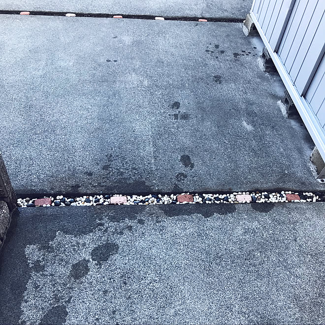 カインズホームのレンガ イナバ物置 駐車場4台分 駐車場コンクリート 駐車場diy などのインテリア実例 11 15 04 40 10 Roomclip ルームクリップ