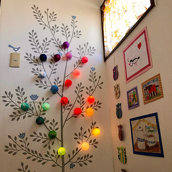 コットンボールランプ 間接照明 イルミネーション Diy 階段の壁 などのインテリア実例 21 02 09 13 23 12 Roomclip ルームクリップ