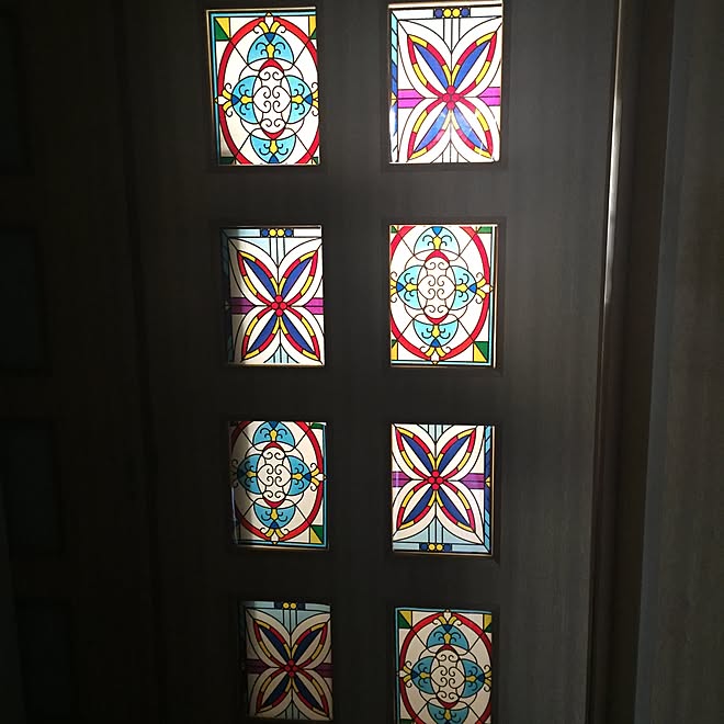 玄関 入り口 引き戸リメイク ダイソー ステンドグラス風ステッカー 団地 などのインテリア実例 16 02 02 15 08 40 Roomclip ルームクリップ