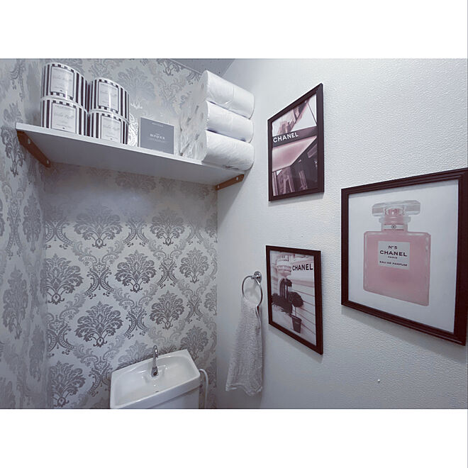 アートポスター トイレの壁 グレー ホワイト 大理石調の床 バス トイレ などのインテリア実例 11 27 23 11 49 Roomclip ルームクリップ
