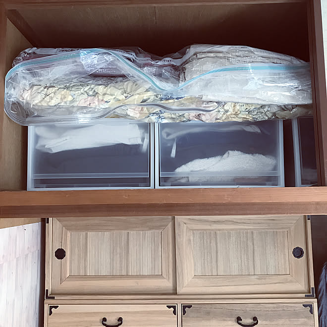 押し入れ天袋収納 布団圧縮袋 おうち撮影クエスト 団地で暮らす シンプルライフに憧れ などのインテリア実例 08 23 10 41 38 Roomclip ルームクリップ