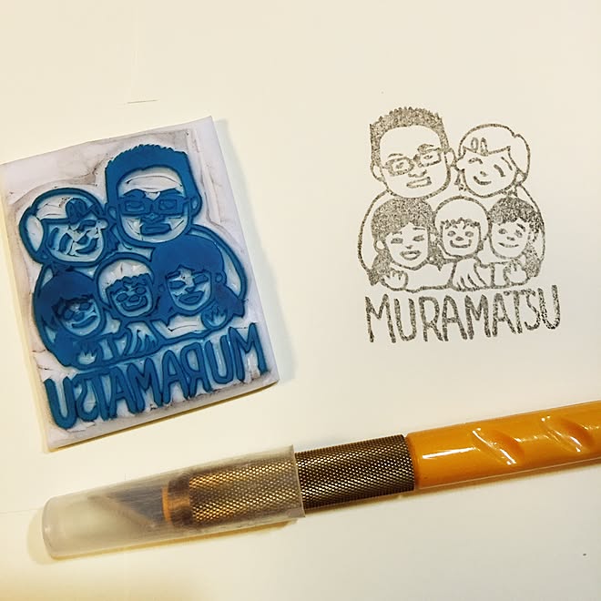 机 三姉妹 デザインナイフ 消しゴムハンコ 家族ハンコ などのインテリア実例 15 08 14 09 19 09 Roomclip ルームクリップ