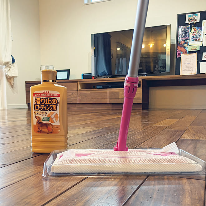 リビング 柴犬 犬と暮らす 無垢の床 ムニンガ などのインテリア実例 12 30 11 52 26 Roomclip ルームクリップ