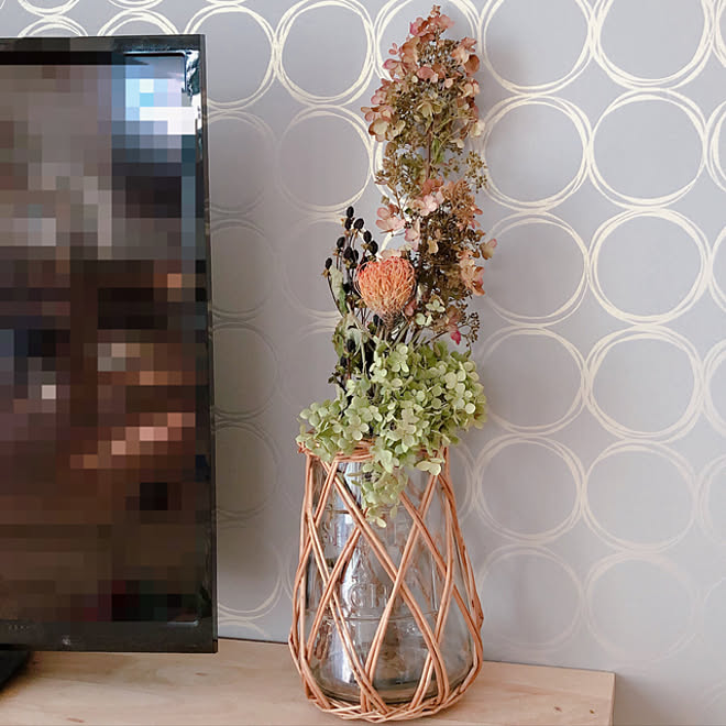 アクセントクロス 花瓶 手作りドライ 子供のいる暮らし ドライフラワーのある暮らし などのインテリア実例 11 14 15 36 49 Roomclip ルームクリップ