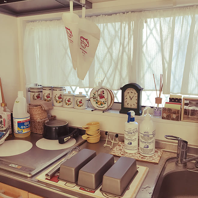 キッチン/泡立て器/パウンドケーキ型/スッキリ暮らしたい/いいね！&フォローとっても嬉しいです♡...などのインテリア実例 - 2018-11-10 11:11:16