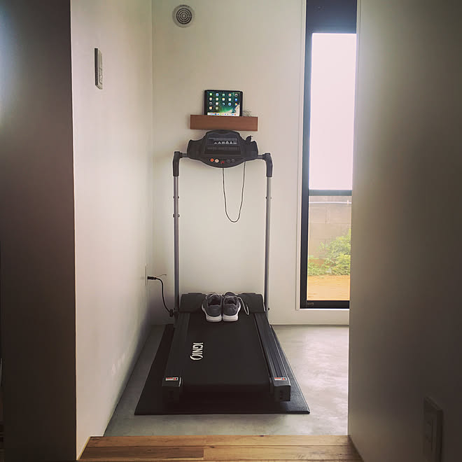 部屋全体 書斎 土間 ランニングマシーン 無印良品 壁に付けられる家具 などのインテリア実例 18 01 11 15 15 16 Roomclip ルームクリップ