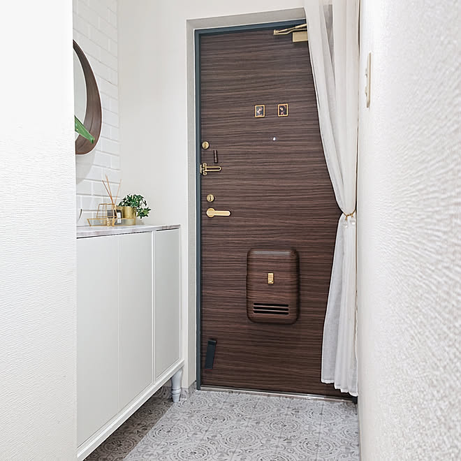 玄関 入り口 Diy Ikea Eket 玄関扉リメイク フロアシート Diy などのインテリア実例 19 08 13 12 24 10 Roomclip ルームクリップ