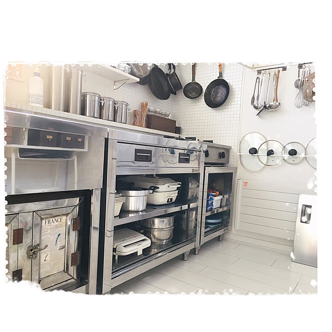 キッチン 収納 タオルバーを蓋掛けに 駄菓子屋のブリキケース 業務用ステンレス作業台 などのインテリア実例 17 09 23 18 10 31 Roomclip ルームクリップ