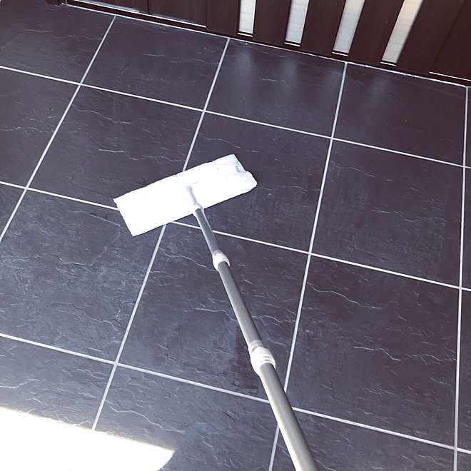 玄関タイル クイックルしやすいお部屋 掃除しやすい家 クイックル クイックルワイパー などのインテリア実例 05 07 13 25 30 Roomclip ルームクリップ