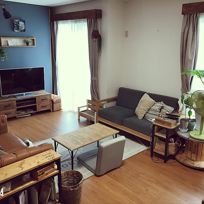 ブルーグレーの壁 Diy 縦長リビング 仕切り壁diy テレビ台diy などのインテリア実例 19 07 24 10 39 26 Roomclip ルームクリップ