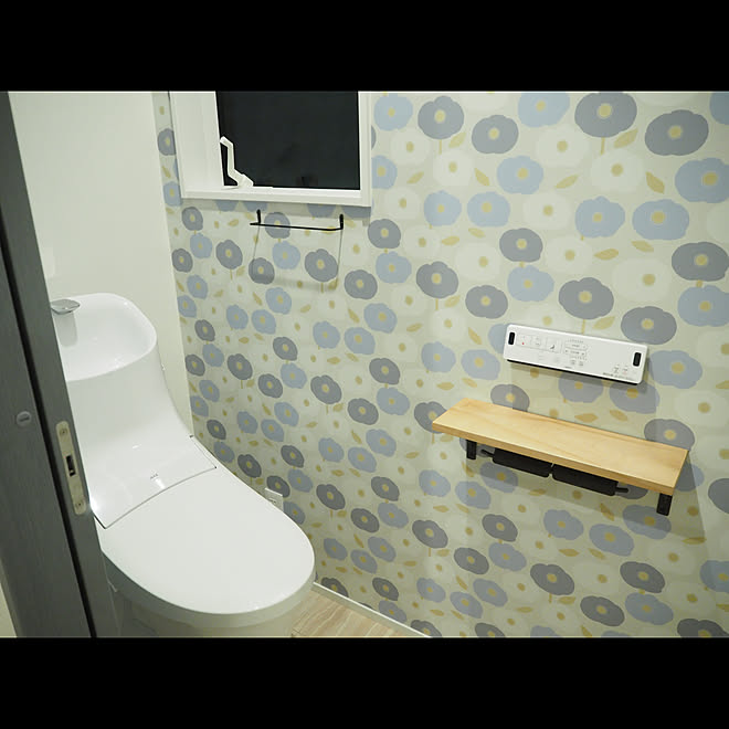 バス トイレ 花柄 アイアン素材 Tokiwa壁紙 アクセントクロス などのインテリア実例 19 12 12 23 11 13 Roomclip ルームクリップ