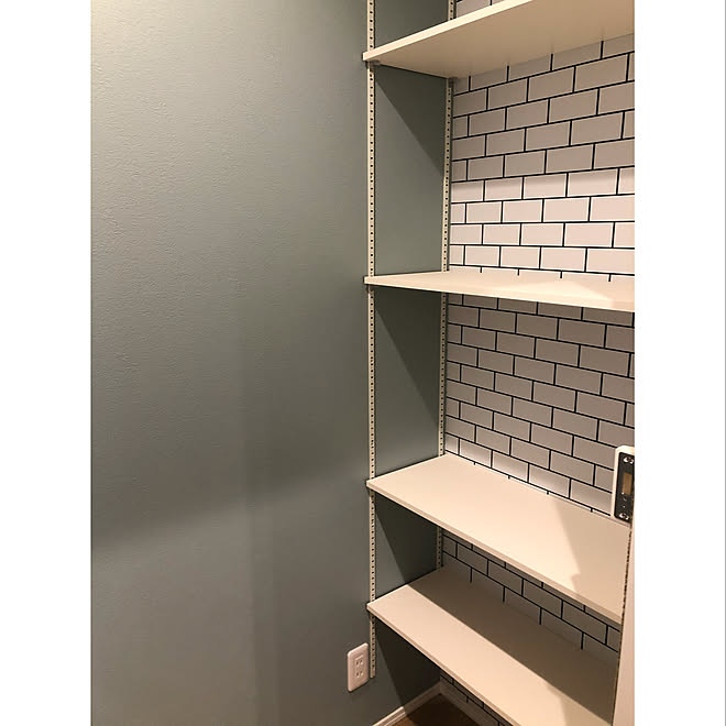 リリカラ壁紙 パントリー ブルーグリーンの壁紙 サブウェイタイル柄クロス 壁 天井のインテリア実例 21 09 30 22 38 08 Roomclip ルームクリップ