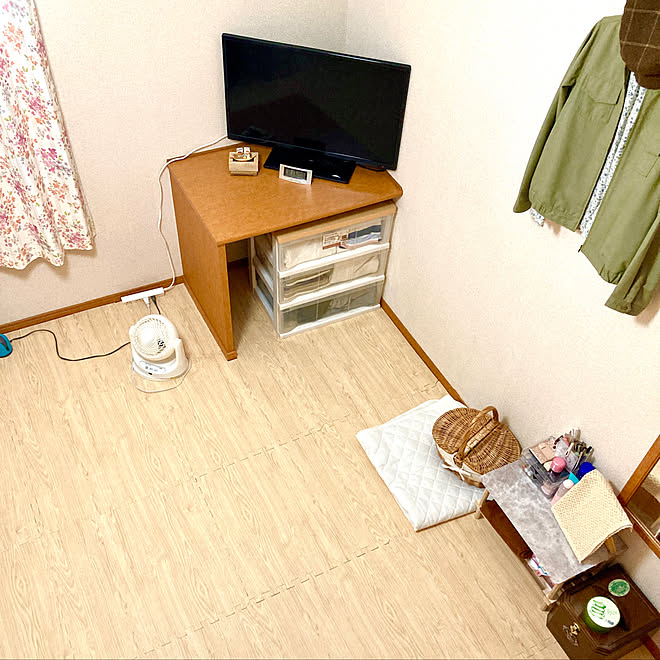 ジョイントマット 一人暮らし レオパレス Diy ナチュラル などのインテリア実例 21 12 11 37 42 Roomclip ルームクリップ