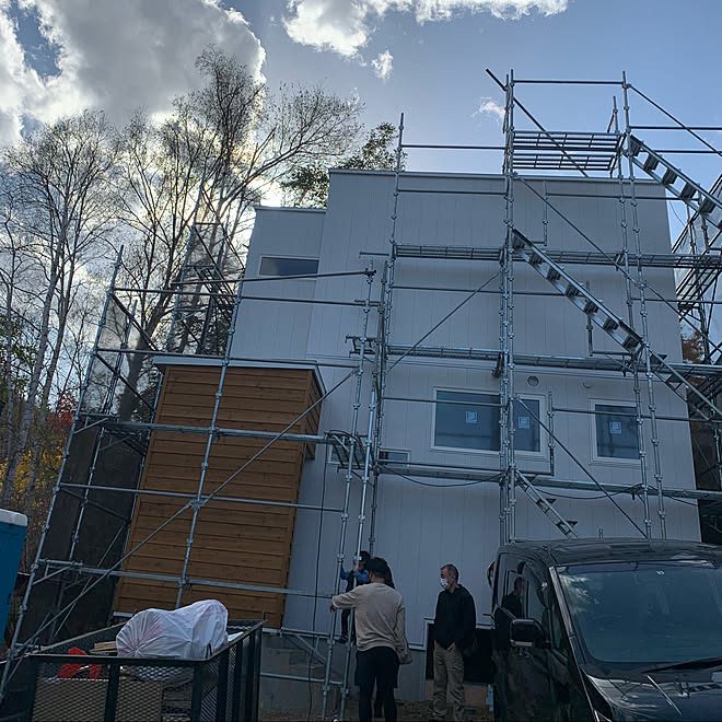 白ガルバ 外壁白 外壁 ５人家族 新築マイホーム などのインテリア実例 11 08 17 14 23 Roomclip ルームクリップ