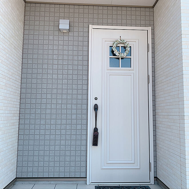 白い玄関ドア/ドア/シンプルインテリア/ホワイトインテリア/玄関/入り口のインテリア実例 20190519 131550
