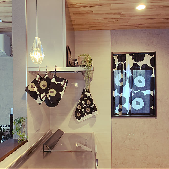 シェード サンゲツクロス リリカラクロス マリメッコ グレー好き などのインテリア実例 21 05 23 09 24 21 Roomclip ルームクリップ