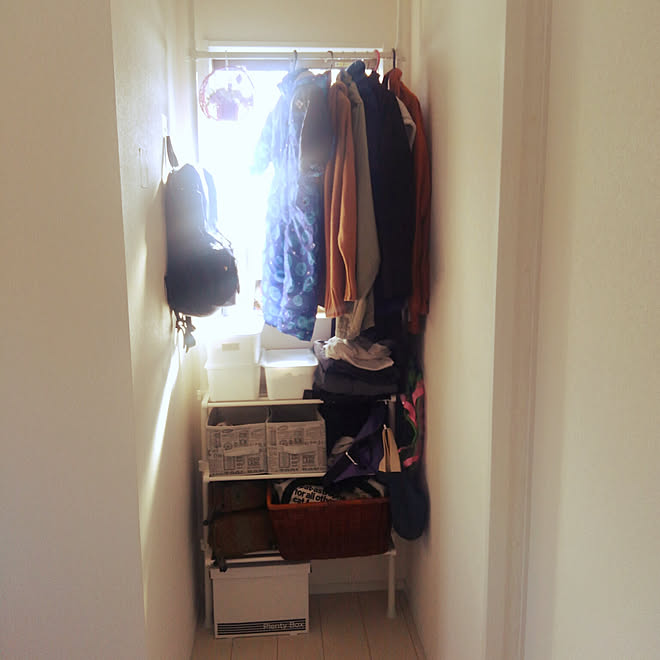 棚 楽天で買ったもの 突っ張り棚 玄関ホール 洋服収納 などのインテリア実例 18 02 02 13 53 49 Roomclip ルームクリップ