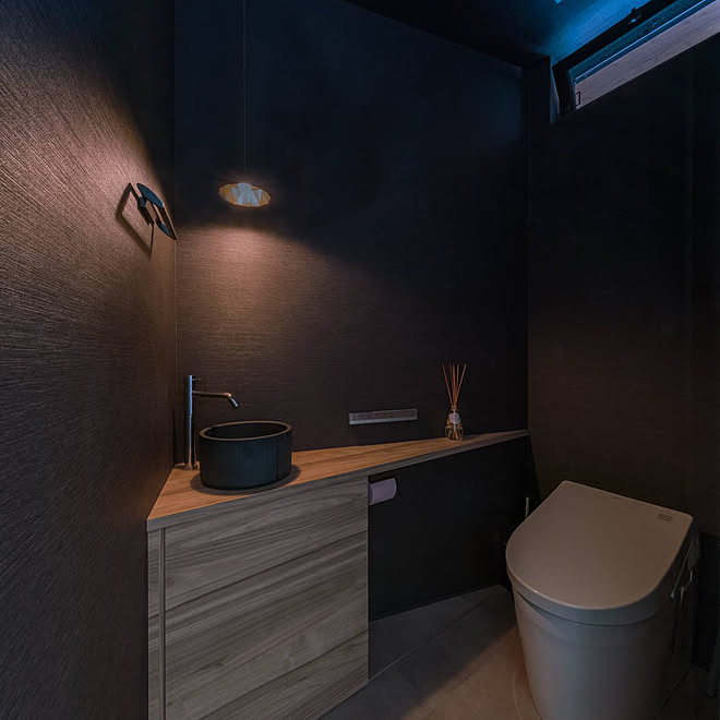 バス トイレ ダークブラウン 大人かっこいい ブラック 窓 などのインテリア実例 18 12 17 59 03 Roomclip ルームクリップ