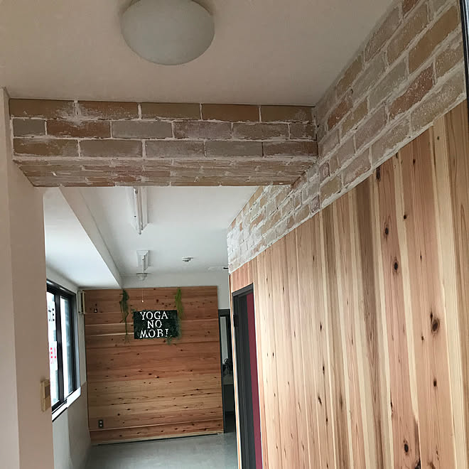 壁 天井 セメント かるかる紙粘土 ダイソー かるかるブリックレンガ などのインテリア実例 18 01 18 08 05 49 Roomclip ルームクリップ