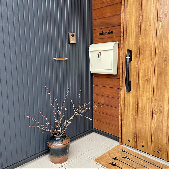 花瓶 梅の枝 梅の花 えだもの 玄関 入り口のインテリア実例 22 03 13 13 44 58 Roomclip ルームクリップ 花瓶 梅の枝 梅の花 えだもの 玄関 入り口のインテリア実例 22 03 13 13 44 58 Roomclip ルームクリップ