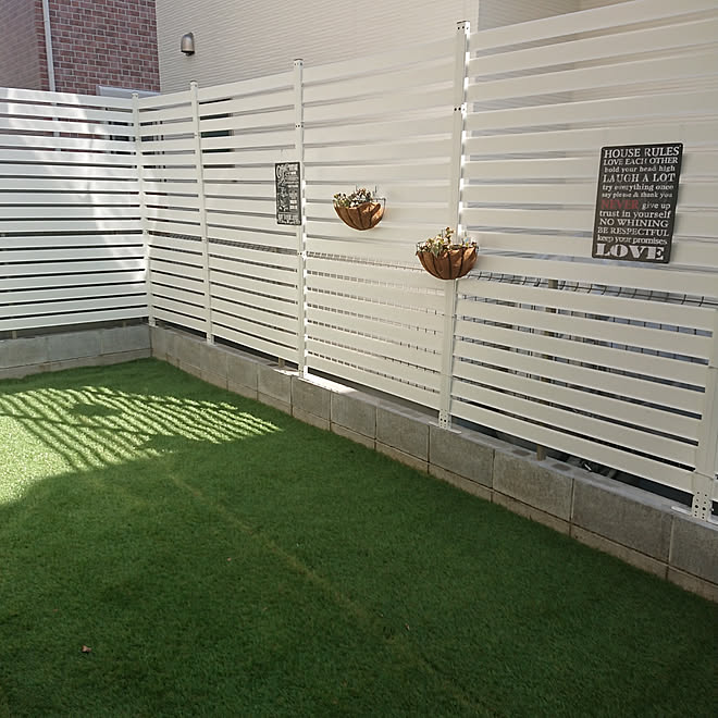 玄関 入り口 人工芝 山善アルミボーダーフェンス 庭のインテリア実例 19 01 29 11 44 19 Roomclip ルームクリップ