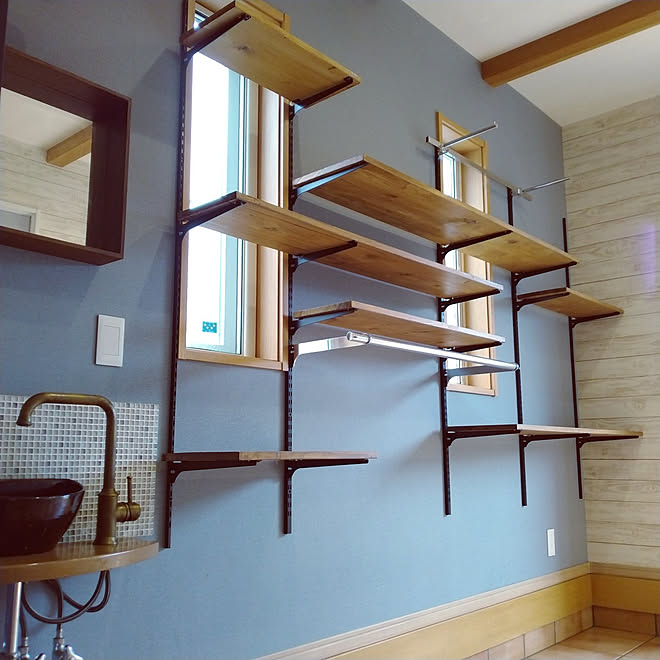 棚 Diy ガチャレール棚 可動棚 ブルーグレーの壁紙 などのインテリア実例 22 08 14 22 42 47 Roomclip ルームクリップ 棚 Diy ガチャレール棚 可動棚 ブルーグレーの壁紙 などのインテリア実例 22 08 14 22 42 47 Roomclip ルームクリップ