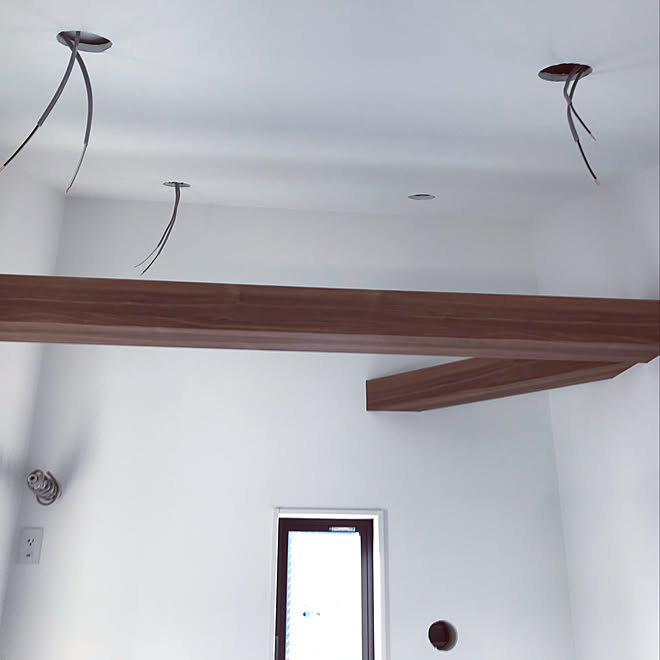 サンゲツ 超狭小住宅 火打梁 クロス巻き仕上げ 梁 アクセントクロス などのインテリア実例 12 12 55 16 Roomclip ルームクリップ