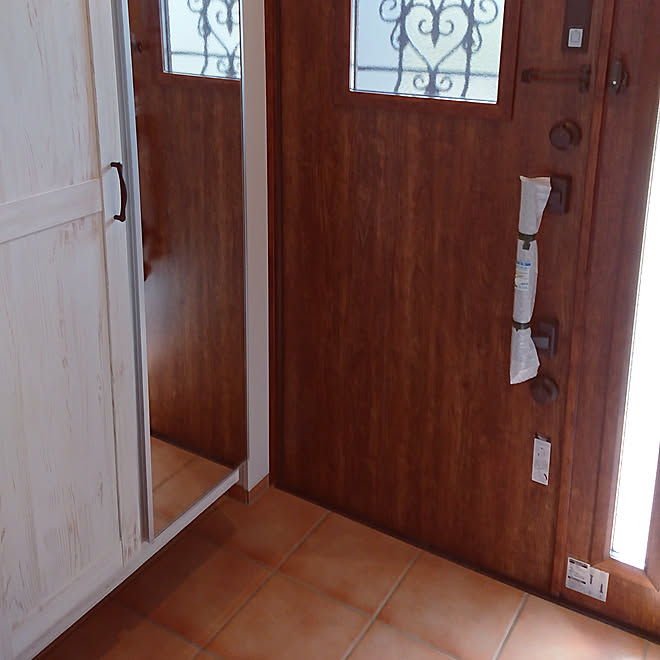 タマホーム シューズボックス 玄関 入り口 マイホーム記録 玄関ドア などのインテリア実例 18 10 14 23 12 11 Roomclip ルームクリップ