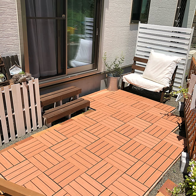 玄関 入り口 元は砂利 ウッドデッキ風 踏み台diy 室外機カバーdiy などのインテリア実例 18 07 31 34 30 Roomclip ルームクリップ 玄関 入り口 元は砂利 ウッドデッキ風 踏み台diy 室外機カバーdiy などのインテリア実例 18 07 31 34 30 Roomclip ルームクリップ