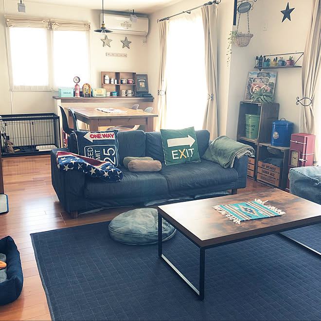 デニムラグ ニトリ ニトリのテーブル 男前インテリア 無印良品 ソファ などのインテリア実例 04 29 23 34 30 Roomclip ルームクリップ