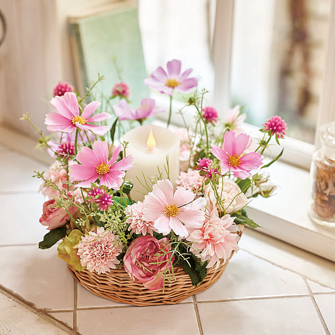 フラワーアレンジメント ピンク お花の写真を届けたい Ledキャンドル コスモス などのインテリア実例 21 09 15 00 21 Roomclip ルームクリップ