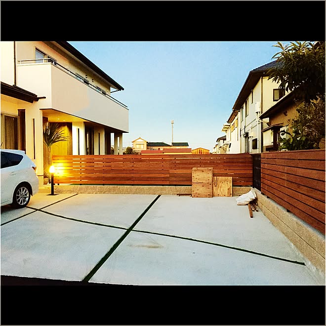 部屋全体 駐車場 マイホーム記録 外構工事中 ウッドフェンス作成中 などのインテリア実例 17 02 03 19 18 40 Roomclip ルームクリップ