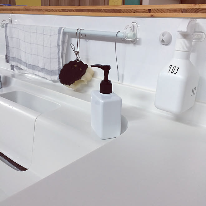 キッチン セリア 貼ってはがせるフィルムリングフック 突っ張り棒 モノトーン などのインテリア実例 19 04 19 13 27 17 Roomclip ルームクリップ