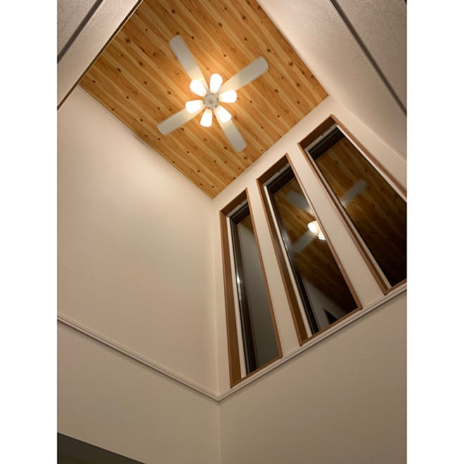 吹き抜け シーリングファン シーリングファンライト 照明 壁 天井のインテリア実例 19 03 01 23 08 42 Roomclip ルームクリップ