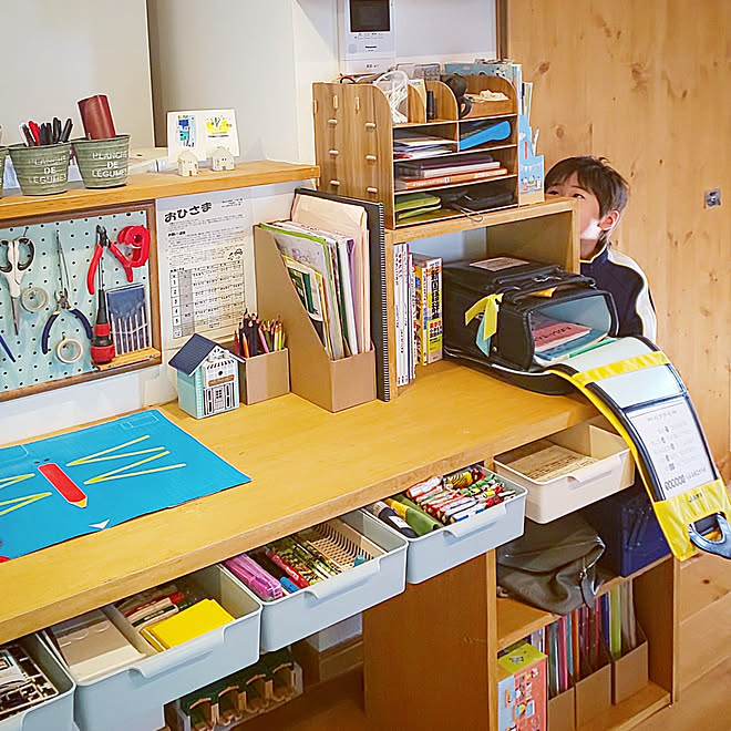 机 ランドセル置き場 新一年生 Seria 学習机diy などのインテリア実例 19 05 09 08 01 38 Roomclip ルームクリップ 机 ランドセル置き場 新一年生 Seria 学習机diy などのインテリア実例 19 05 09 08 01 38 Roomclip ルームクリップ