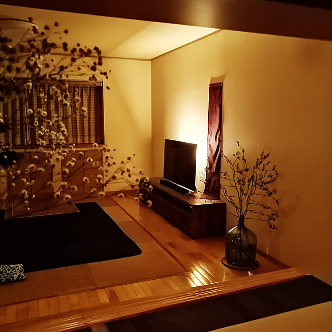 リビング 和モダン 花がある暮らし ミックスモダン ミックスインテリア などのインテリア実例 01 26 19 08 30 Roomclip ルームクリップ リビング 和モダン 花がある暮らし ミックスモダン ミックスインテリア などのインテリア実例 01 26 19 08 30 Roomclip ルームクリップ