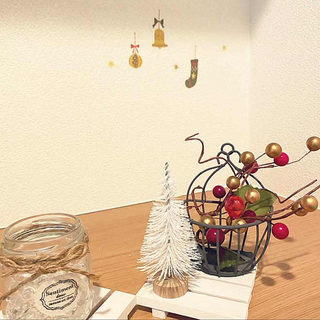 セリア購入品 ウォールステッカー クリスマス仕様 クリスマスディスプレイ 100均 などのインテリア実例 12 10 21 55 21 Roomclip ルームクリップ セリア購入品 ウォールステッカー クリスマス仕様 クリスマスディスプレイ 100均 などのインテリア実例 12 10 21 55 21 Roomclip ルームクリップ