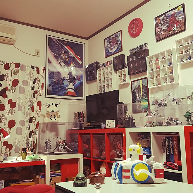 部屋全体 アニメ ガンダム ひとり暮らしをとことん楽しむ オタクだってインテリアにこだわりたい などのインテリア実例 17 05 01 19 33 41 Roomclip ルームクリップ 部屋全体 アニメ ガンダム ひとり暮らしをとことん楽しむ オタクだってインテリアにこだわりたい などのインテリア実例 17 05 01 19 33 41 Roomclip ルームクリップ