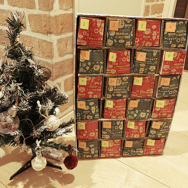 牛乳パック工作 アドベントカレンダー手作り クリスマス こどもと暮らす 玄関スペース などのインテリア実例 21 12 07 18 56 24 Roomclip ルームクリップ